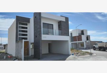 Casa en fraccionamiento en  27403, Torreón, Coahuila De Zaragoza, Mex