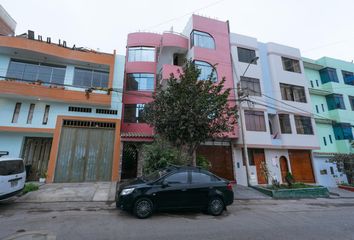 Casa en  Los Olivos, Lima