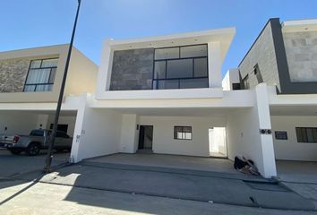 Casa en  Calle Covadonga De Abajo 815-816, Los Cavazos, Santiago, Nuevo León, 67315, Mex