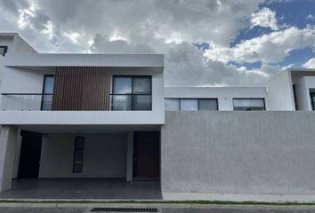 Casa en condominio en  Calle Mixteca, Consorcio Momoxpan, Heróica Puebla De Zaragoza, Puebla, 72754, Mex