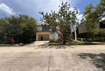 Casa en  Yucatán Country Club, Mérida, Yucatán