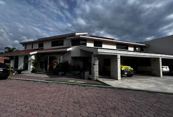 Casa en condominio en  Calle Campana De La Independencia, Santiago Momoxpan, Cholula De Rivadabia, San Pedro Cholula, Puebla, 72775, Mex