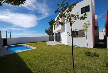 Casa en  Lomas De Atzingo, Cuernavaca, Morelos