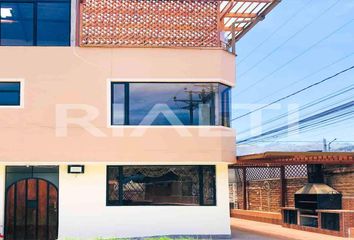 Casa en  Cumbayá, Quito