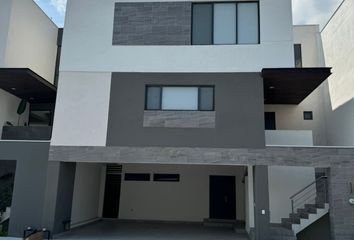 Casa en condominio en  Puerta De Hierro, Monterrey