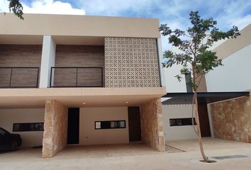 Casa en condominio en  X Canatún, Mérida, Yucatán, Mex