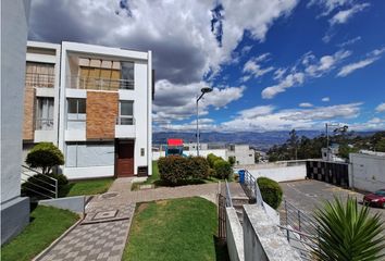 Casa en  San Isidro Del Inca, Quito