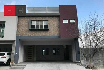 Casa en  Cerrada De La Huasteca, Residencial La Huasteca, Ciudad Santa Catarina, Santa Catarina, Nuevo León, 66353, Mex