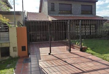 Casa en  Calle 210 1189-1289, Mar Del Plata, General Pueyrredón, B7606, Provincia De Buenos Aires, Arg