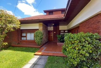 Casa en  Villa Primera, Mar Del Plata