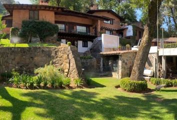 Casa en  Calle Fontana Luz, Santa María Ahuacatlán, Valle De Bravo, México, Mex