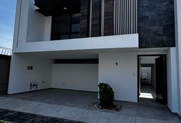 Casa en condominio en  Boulevard América, Lomas De Angelópolis Ii, Pueblo De San Bernardino Tlaxcalancingo, San Andrés Cholula, Puebla, 72830, Mex