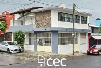 Casa en  Avenida Akolliman, Solidaridad, Ciudad De Villa De Álvarez, Villa De Álvarez, Colima, 28979, Mex