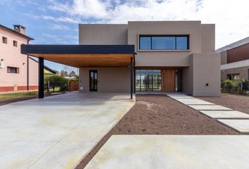 Casa en  Fisherton, Rosario