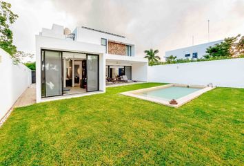 Casa en  Avenida La Rejoyada, Mérida, Yucatán, Mex