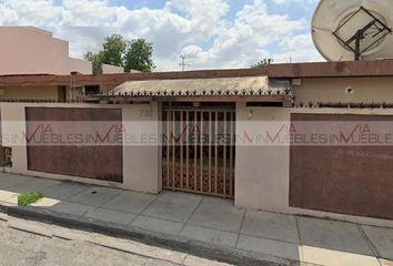 Casa en  Esteban Leal Numero 2550, Calle Lagos De Utha, Xochimilco, Guadalupe, Nuevo León, 67196, Mex