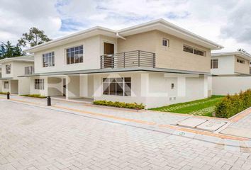 Casa en  Pifo, Quito