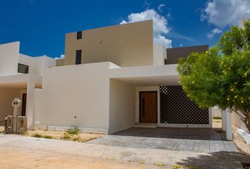 Casa en condominio en  Calle 18 108-108, Cholul, Mérida, Yucatán, 97305, Mex