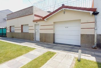 Casa en  Valentín Alsina, Partido De Lanús