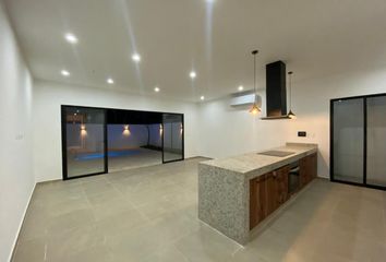 Casa en  Calle 12, Nueva Alemán, Mérida, Yucatán, 97147, Mex