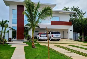 Casa en  Calle Antillas, Lagos Del Sol, Benito Juárez, Quintana Roo, 77567, Mex