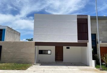 Casa en condominio en  Calle 45, Conkal, Yucatán, 97345, Mex