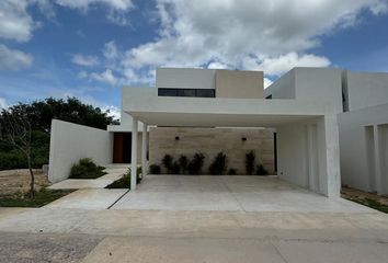 Casa en  Calle 21, Conkal, Yucatán, 97345, Mex