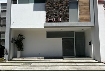 Casa en condominio en  Calle Rodezno, La Rioja, Los Gavilanes, Tlajomulco De Zúñiga, Jalisco, 45645, Mex