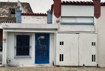 Casa en  Calle Vallarta, Nuevas Colonias, Monterrey, Nuevo León, 64720, Mex