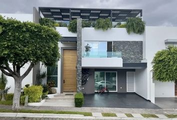 Casa en  Boulevard Europa, Lomas De Angelópolis Ii, Pueblo De San Bernardino Tlaxcalancingo, San Andrés Cholula, Puebla, 72830, Mex