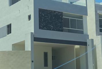 Casa en  Calzada De Las Cumbres, Mitras Poniente, García, Nuevo León, 66036, Mex