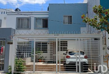 Casa en  Calle San Gabriel Arcángel 4144, Tlaquepaque, San Pedro Tlaquepaque, Jalisco, 45589, Mex