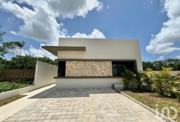 Casa en  Calle Cirian, Alborada, Cancún, Benito Juárez, Quintana Roo, 77560, Mex