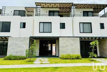 Casa en  Boulevard Paseos De Xochitepec 1, Centro, Xochitepec, Morelos, 62790, Mex