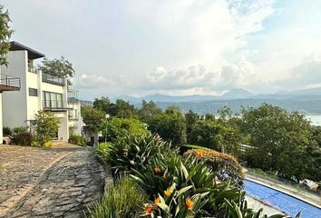 Casa en  Calzada Santa María Ahuacatitla, Santa María Ahuacatlán, Valle De Bravo, México, 51200, Mex