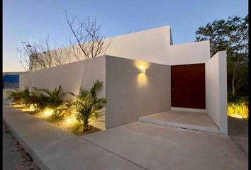 Casa en  Calle 18 108-108, Cholul, Mérida, Yucatán, 97305, Mex