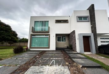 Casa en condominio en  Paseo De Los Olivos, Bosque Cedros Santa Anita, San Agustín, Tlajomulco De Zúñiga, Jalisco, 45645, Mex