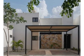 Casa en  Calle 80, San Juan Bautista, Mérida, Yucatán, 97302, Mex