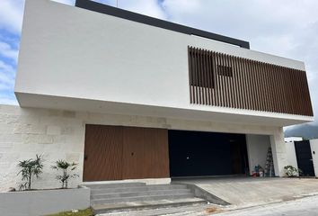 Casa en condominio en  El Yerbaniz, Santiago, Nuevo León, Mex