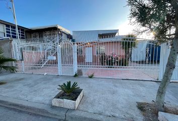 Casa en  Jardín Dorado, Tijuana