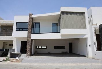 Casa en  El Yerbaniz, Santiago, Nuevo León, Mex