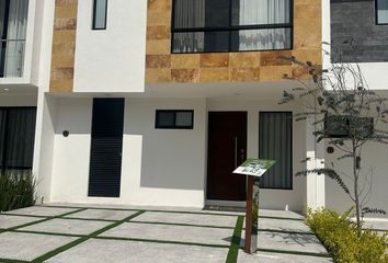 Casa en condominio en  139, Los Robles, Santiago De Querétaro, Querétaro, 76125, Mex