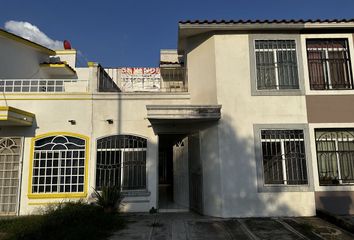 Casa en  Calle Fuente Berlín, Villas Fontana, San Pedro Tlaquepaque, Jalisco, 45615, Mex