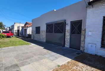 Casa en  Remedios De Escalada, Partido De Lanús