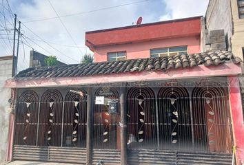 Casa en  Calle Santos Cantu Salinas 300, La Altamira, Monterrey, Nuevo León, 64750, Mex