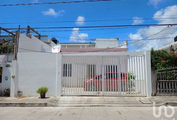 Casa en  Calle 75 N, Fuentes De La Florida, Cancún, Benito Juárez, Quintana Roo, 77516, Mex