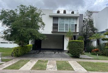 Casa en condominio en  Calle Paseo Del Arroyo 136, Los Gavilanes, Tlajomulco De Zúñiga, Jalisco, 45645, Mex