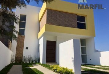 Casa en  Calle Gustavo Sainz, Residencial Esmeralda Norte, Colima, 28017, Mex