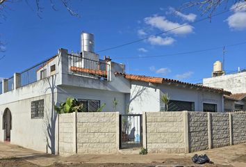 Casa en  Villa Adelina, Partido De San Isidro