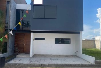 Casa en  Avenida Río Blanco, Los Almendros, Zapopan, Jalisco, 45135, Mex